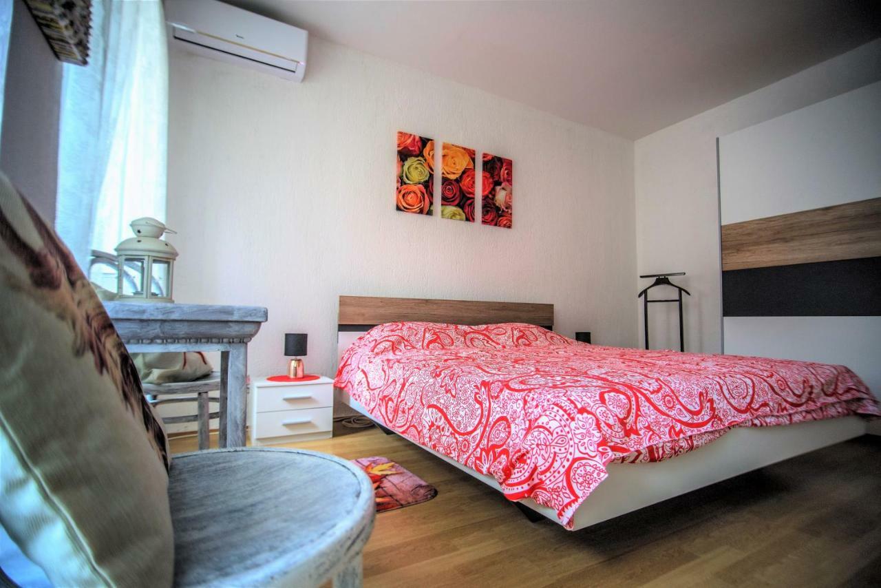 Apartment Dolores Cres Extérieur photo